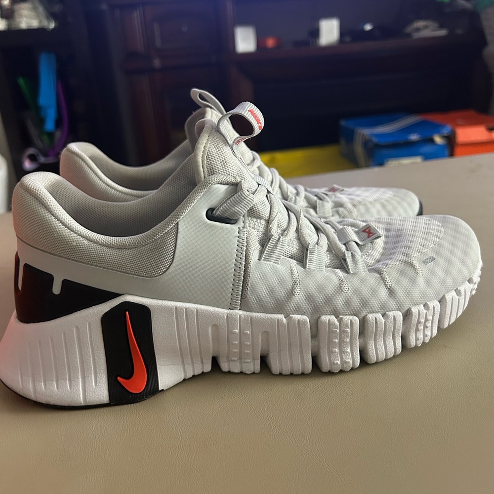 Nike Metcon shoes women’s size 8.5